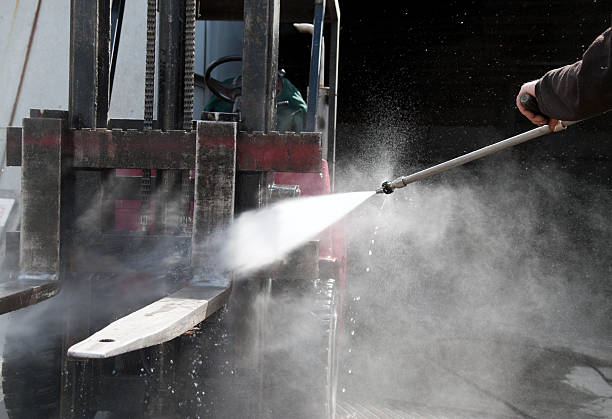 Best Dumpster Area Cleaning  in Lindsay, OK